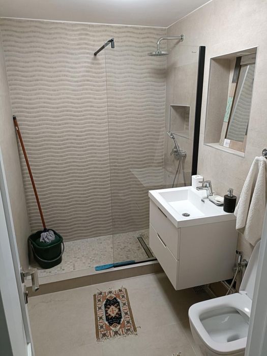 Inchiriez apartament 2 camere decomandat