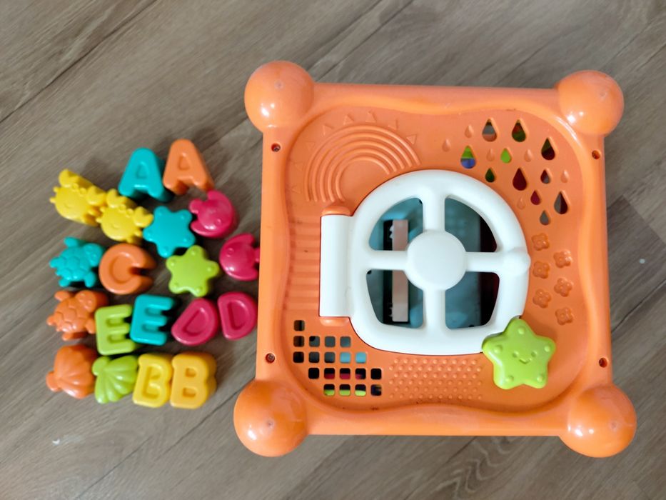 Развивающая игрушка -сортер