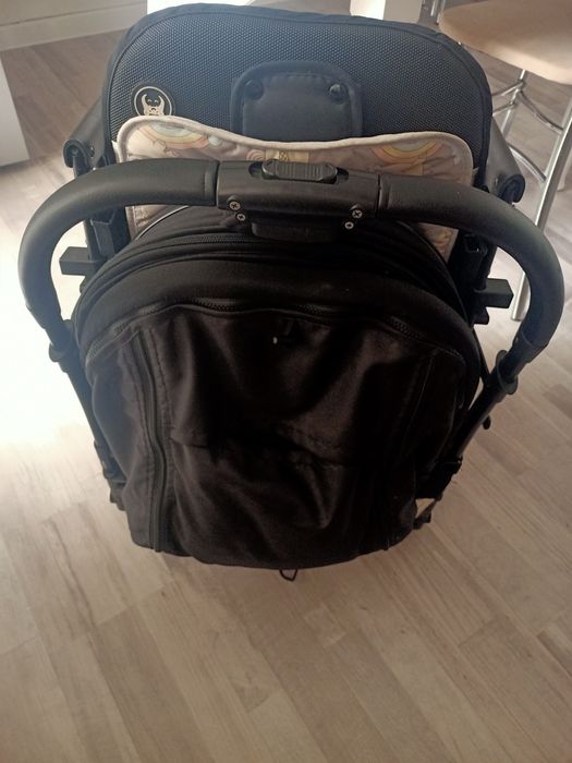 Детская прогулочная коляска