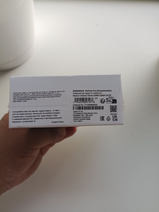 Продам наушник airpods
