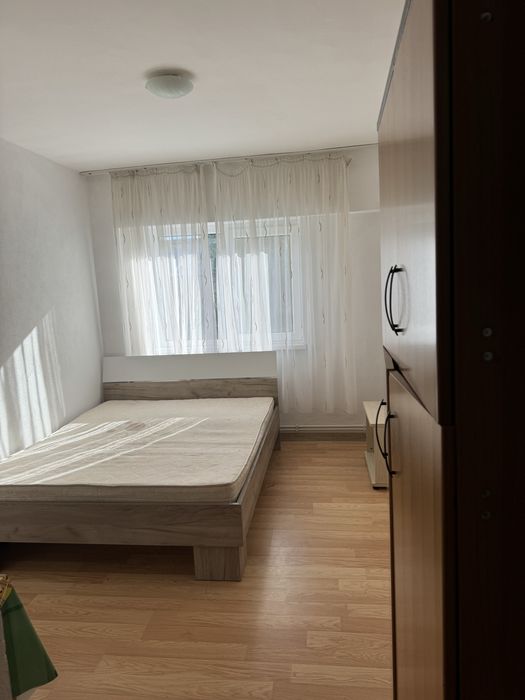 Inchiriez 1 cam, Piata Centrala, et.2, CT, 1100 lei