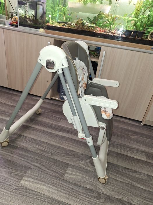 Стульчик для кормления 0+ качалка /качеля