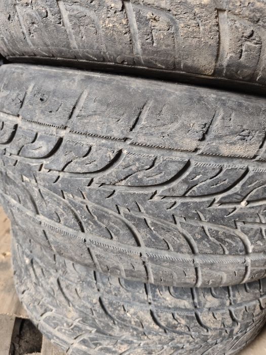 Комплект покрышек  на 20