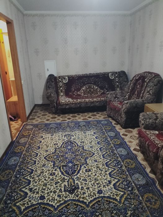 Сдаётся двухкомнатная квартира мира 246 магазин караван