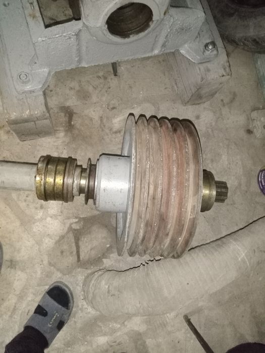 Продам вал опоры привода генератора Дгку