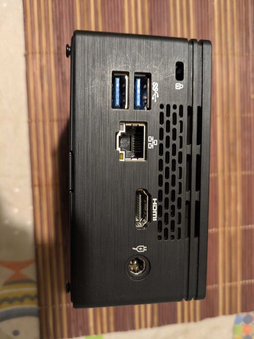 Мини компютър GIGABYTE Brix-3350C