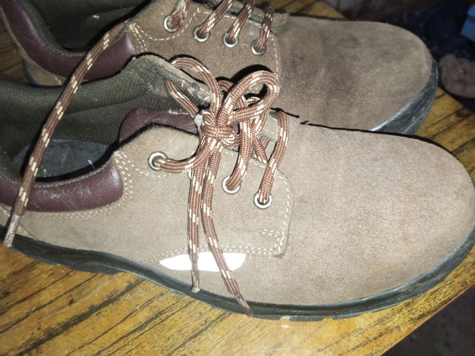 Продам ботинки демисезонные