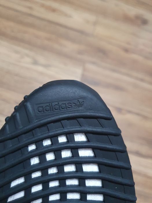 Vând adidasi yeezy boost