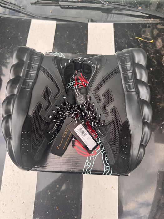 Versace chain reaction