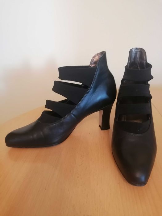 Маркови сандали, обувки, ботуши GUESS Motivi Moschino Lacoste номер 37