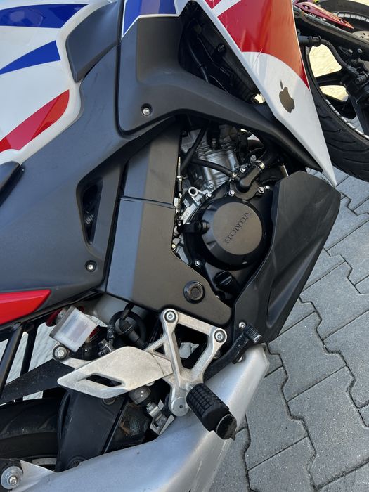 Motocicletă Honda CBR 125R 2016 Facelift (HRC Tricolor) – Ideală A1 (16 ani)