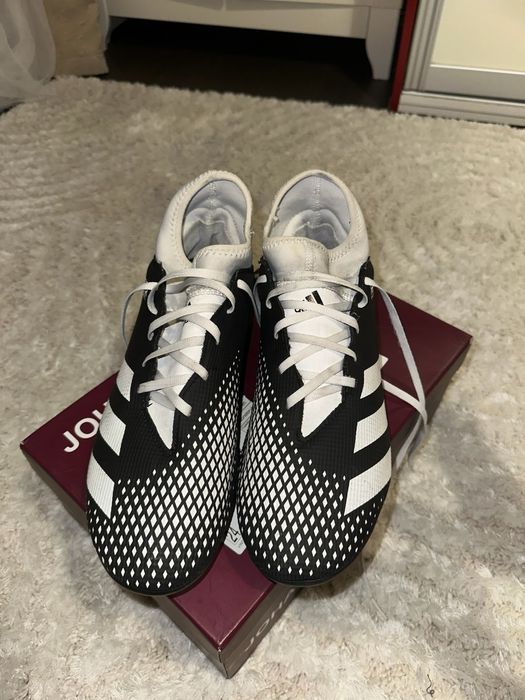Ghete Fotbal Adidas Predator