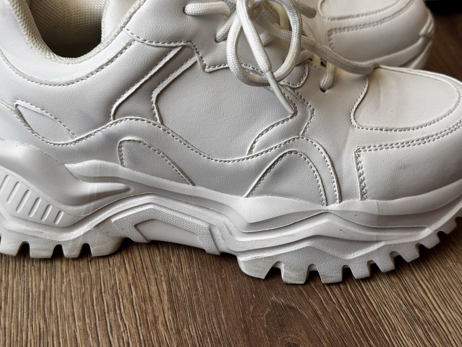 Нови обувки на DeeZee рр37