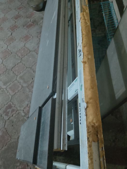 Пластиковые окна с дверью витраж