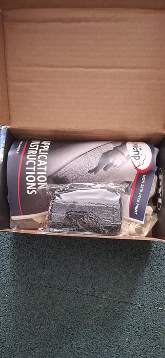 Vopsea anti alunecare punte ambarcatiune KiwiGrip