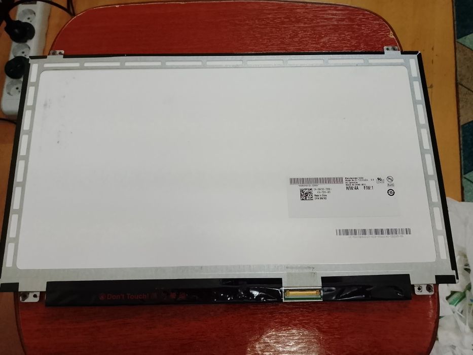 Матрица 15.6 тонкая в хорошем состоянии продаю