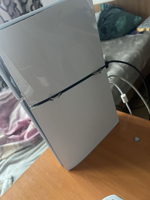 Vand ps 5 slim aproape nou 1 tb
