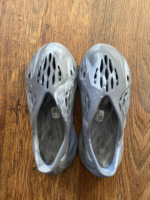 Adidas Yeezy Foam RNNR Granite