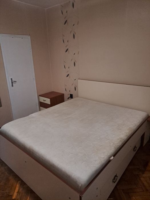 Под наем дългосрочно