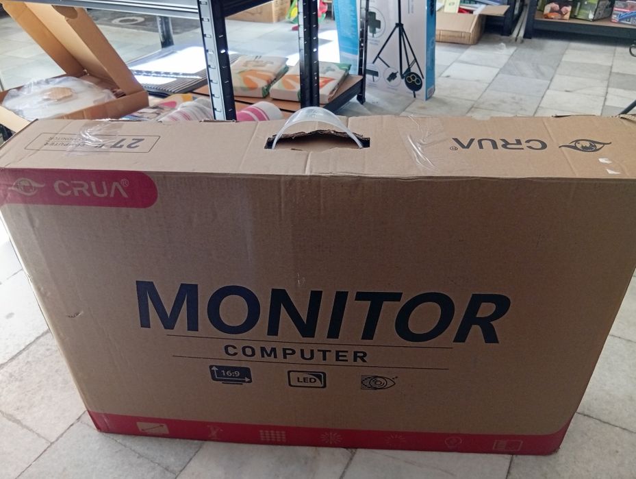 Продавам монитор CRUA 27" FHD Curved 100Hz