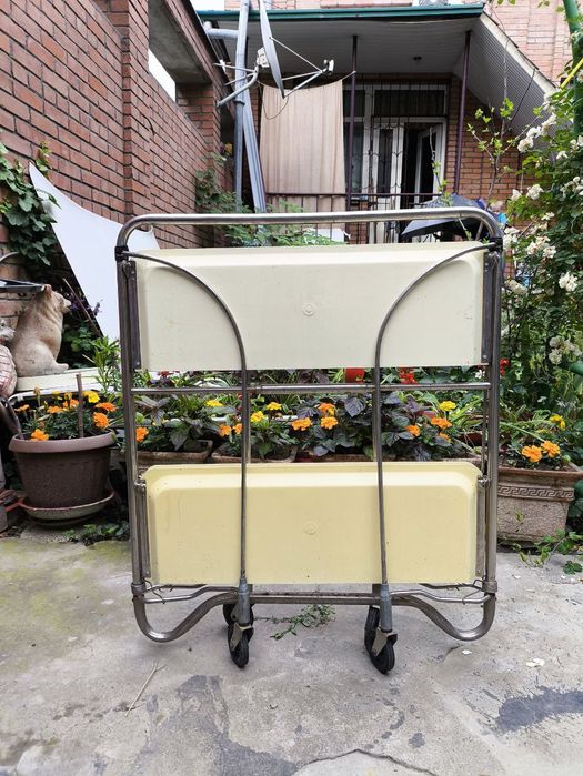 Раскладной сервировочный столик