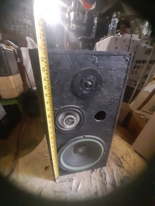 Boxa cu conectare prin cablu cu statie