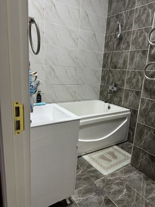 Продается Алмазарский р-н сагбан 2/5/7 82m2