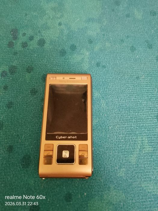 Продам телефон Сони.