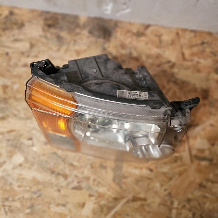 Фар десен за Land Rover Discovery 3HSE