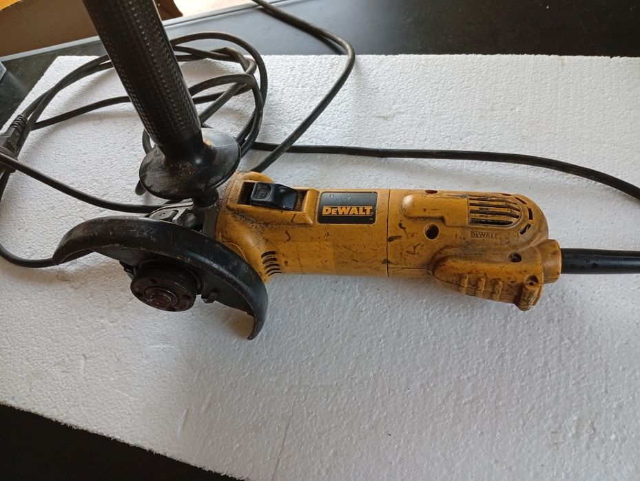 Flex dewalt la 220v