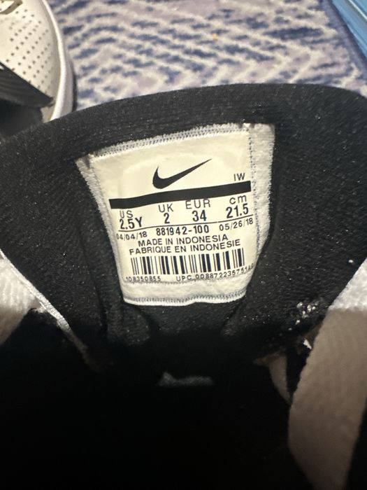 Adidasi nike marimea 34