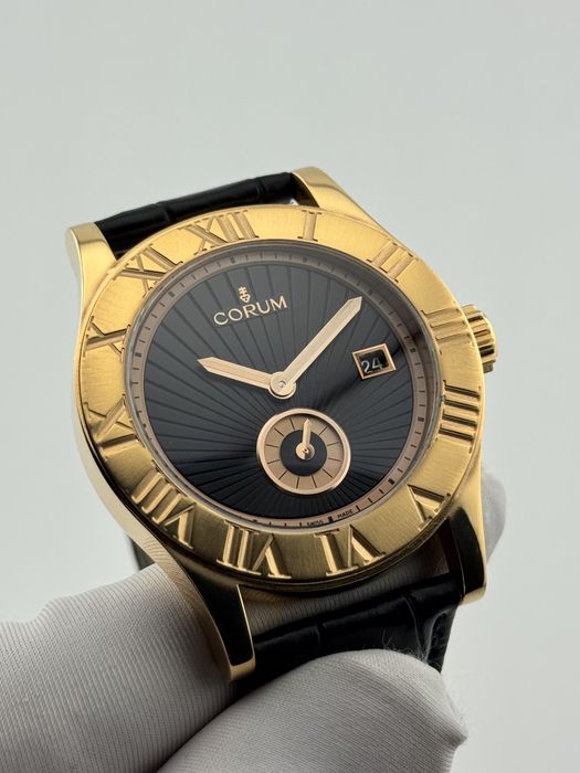 Наручные золотые часы Corum Romvlvs Gold 18k