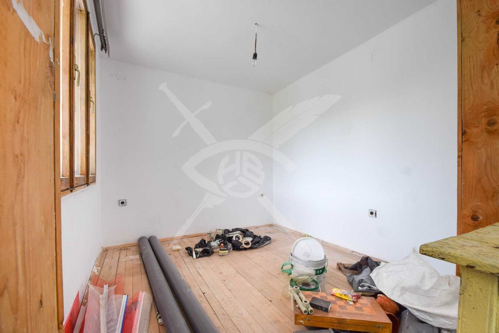 ЕКСКЛУЗИВНО ! Къща в град Годеч № 87012