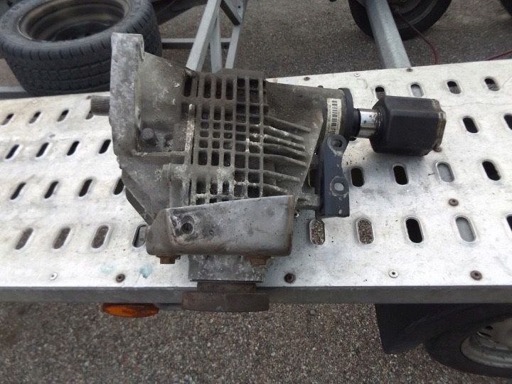 Раздатка за Фолксваген Т5 Volkswagen  2.0d 2012 година ръчни скорости.