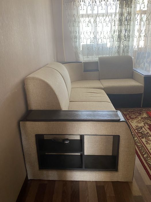 Продам диван угловой