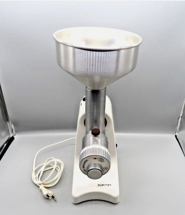 Moară electrica de cereale Jupiter