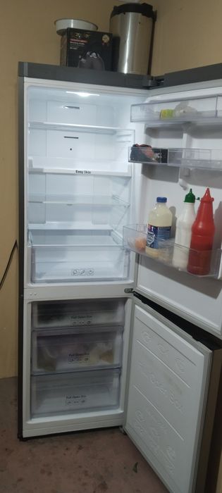 Холодильник  Samsung