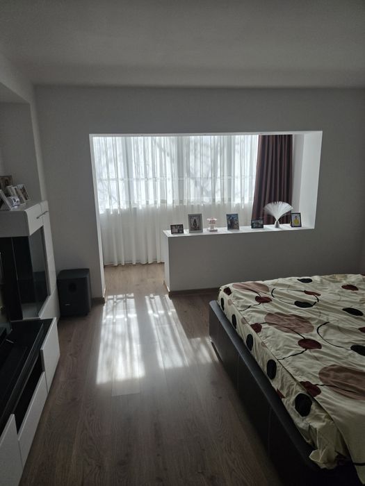 Vand apartament 3 camere