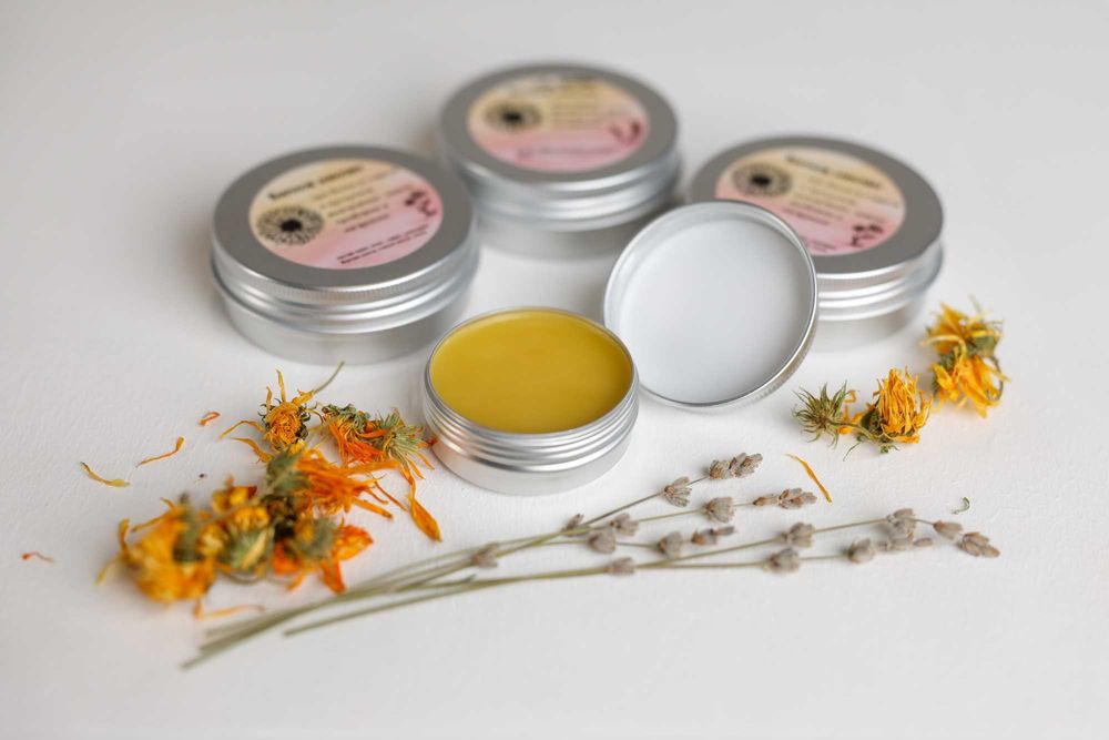 Билкови мехлеми за проблемна кожа, болки в ставите и мускулите