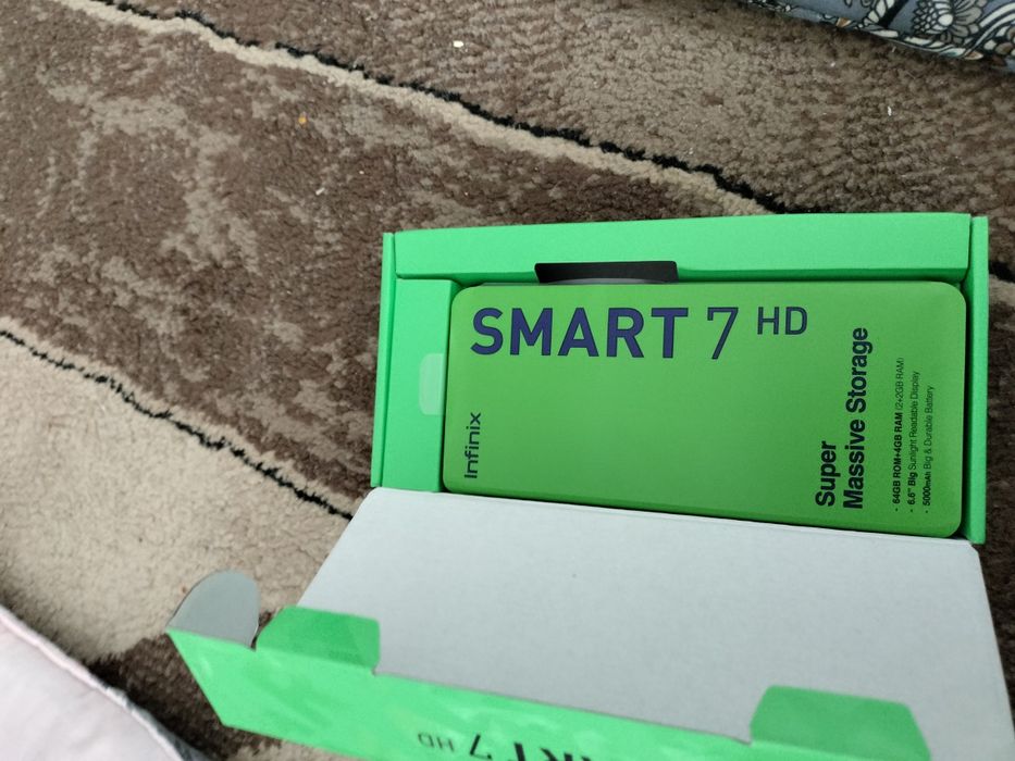 Zaryadchik bor quloqchini bor