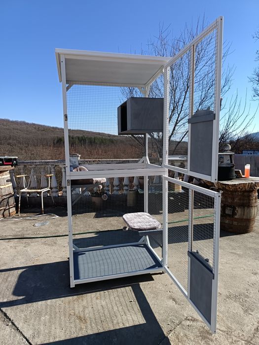 Котешко дърво клетка на колела