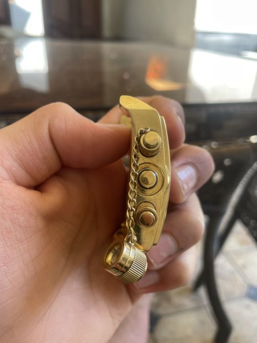 часы.     срочно