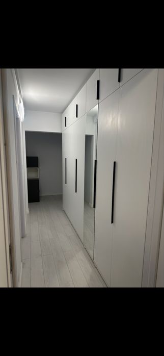 Inchiriez apartamnt 3 camere Craiovita