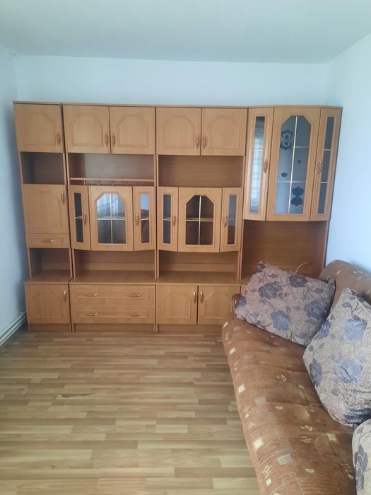 Inchiriez apartament 2 camere in Pascani.