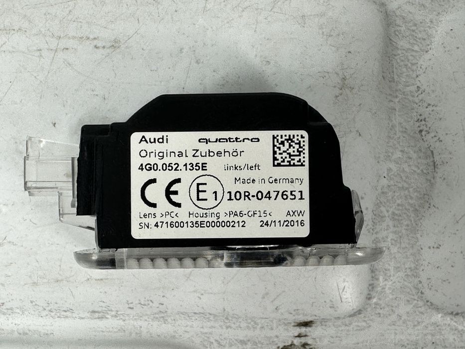 Подсветки за врата AUDI QUATTRO A3 A4 A6 A7 Q3 Q5 Q7 Q8 4G0052134E 4G0052135E
