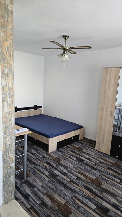 Închiriez Garsoniera