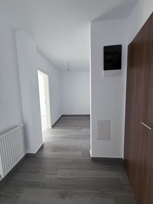 Direct proprietar, ap. 2 camere si parcare exterioara inclusa
