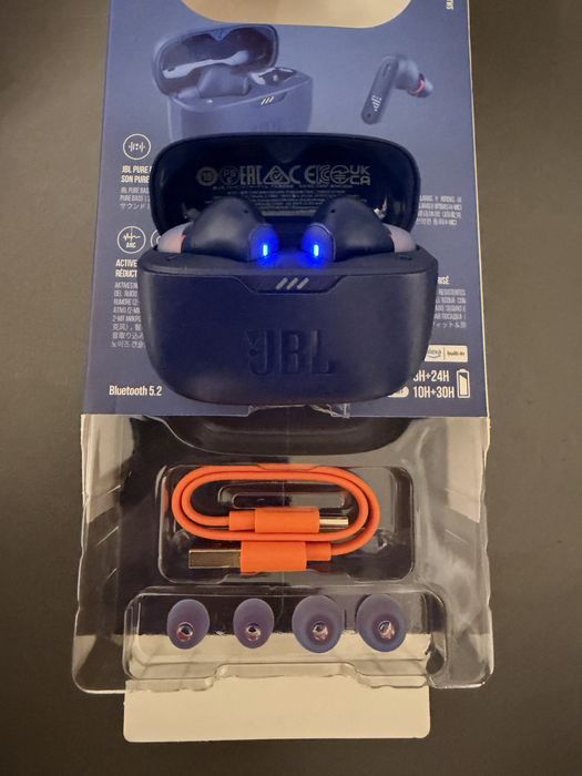 Продам наушники JBL