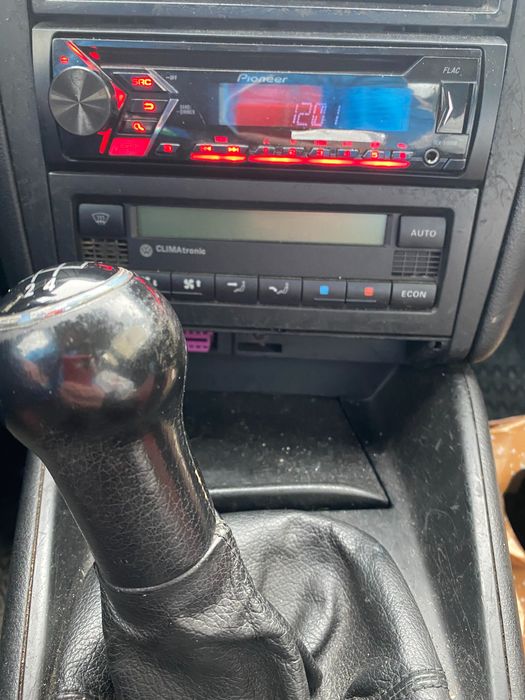 Vw Golf 4 2000 кубика бензин в движение  !