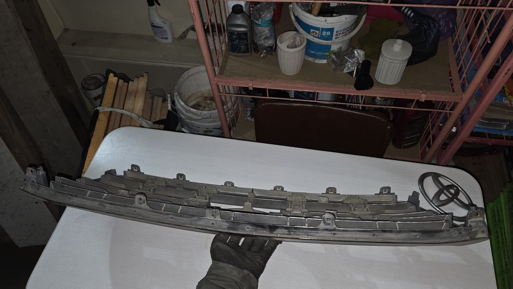 Решетка радиатора крузак 200